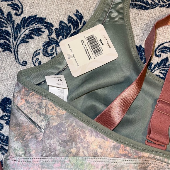Fabletics Belle High Impact sports Bra size XL - Picture 3 of 8